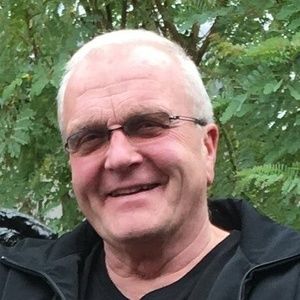 Meet your Posher, Laurie